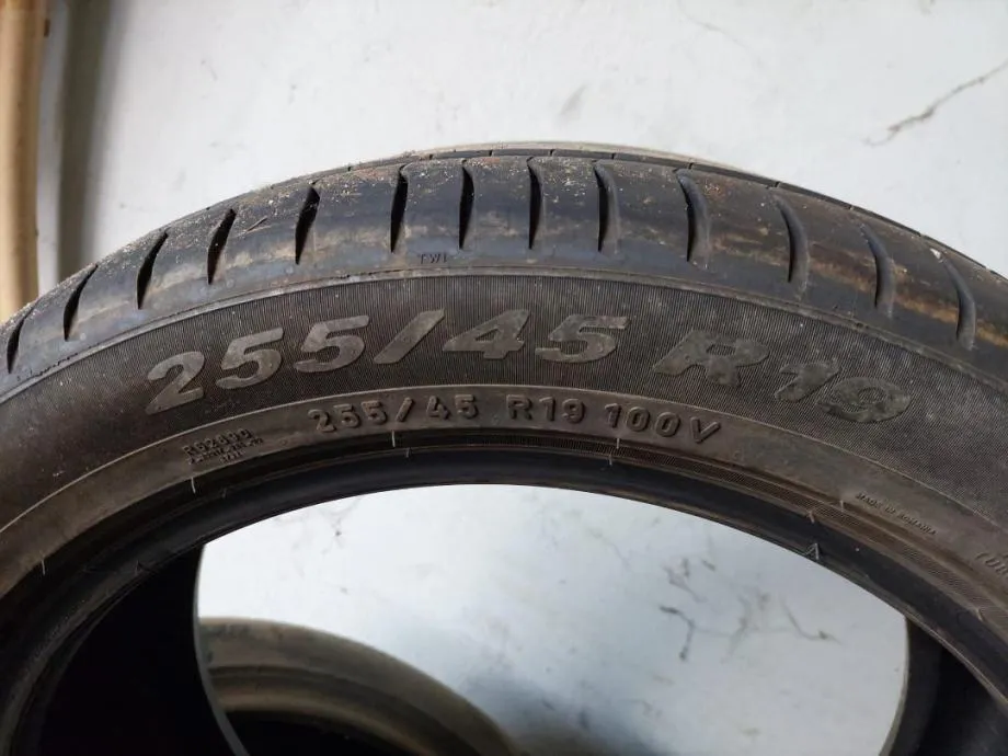 gume ljetne pirelli 255/45/19 4 kom. - slika 2
