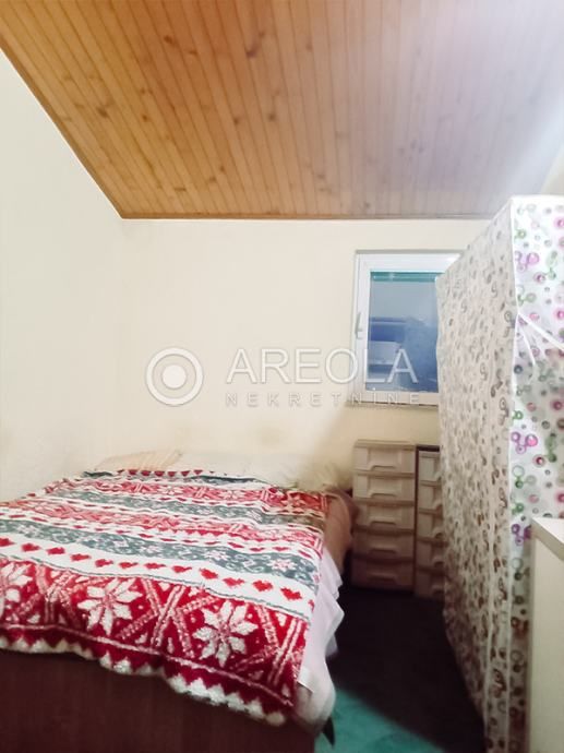 kaštel sućurac - komforan trosoban stan (terasa, roštilj, parking) - slika 8