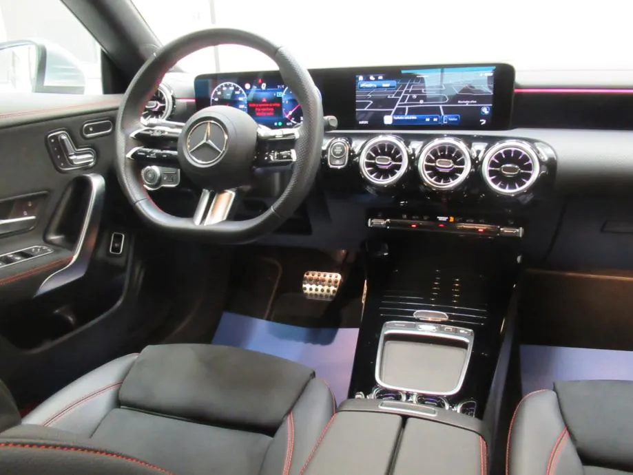 mercedes-benz cla 200 d amg line - slika 14