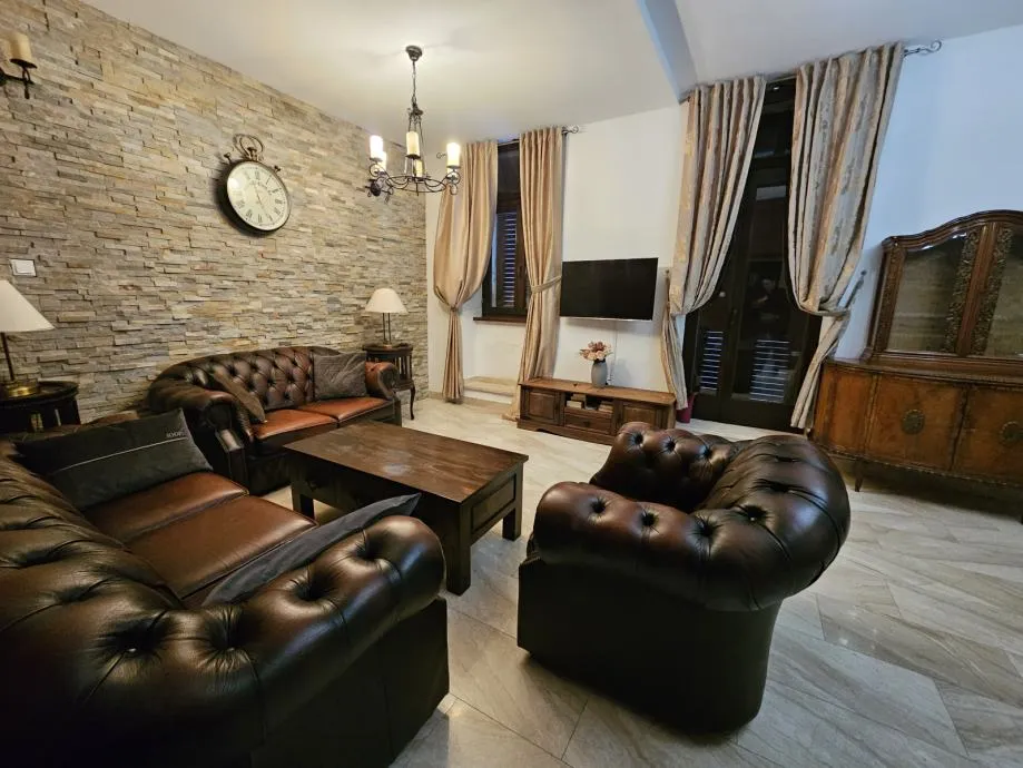dugoročno s režijama! kaštel stari, 50.00 m2 - slika 2