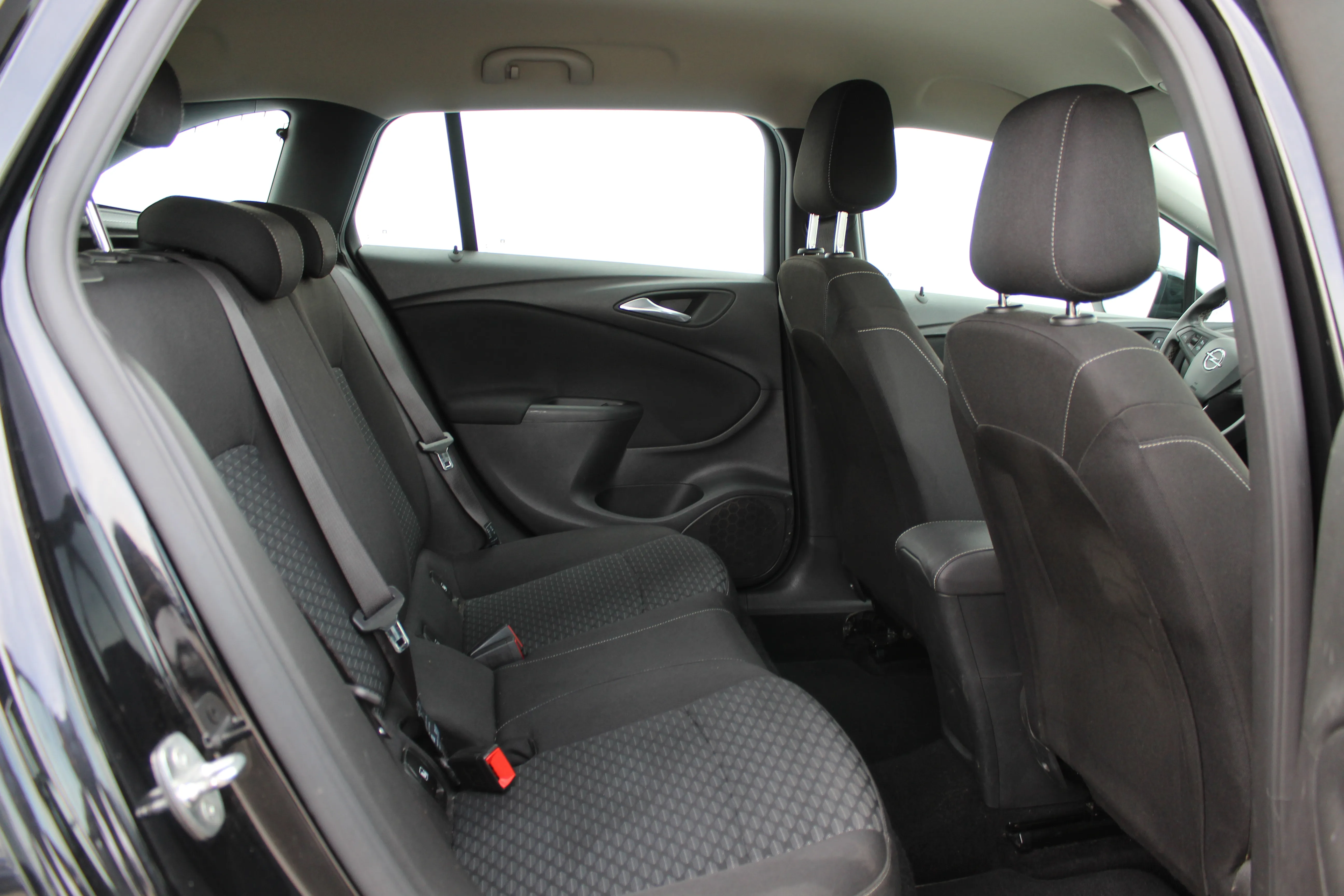 13088 opel astra sports tourer 1,2 turbo astra - slika 6