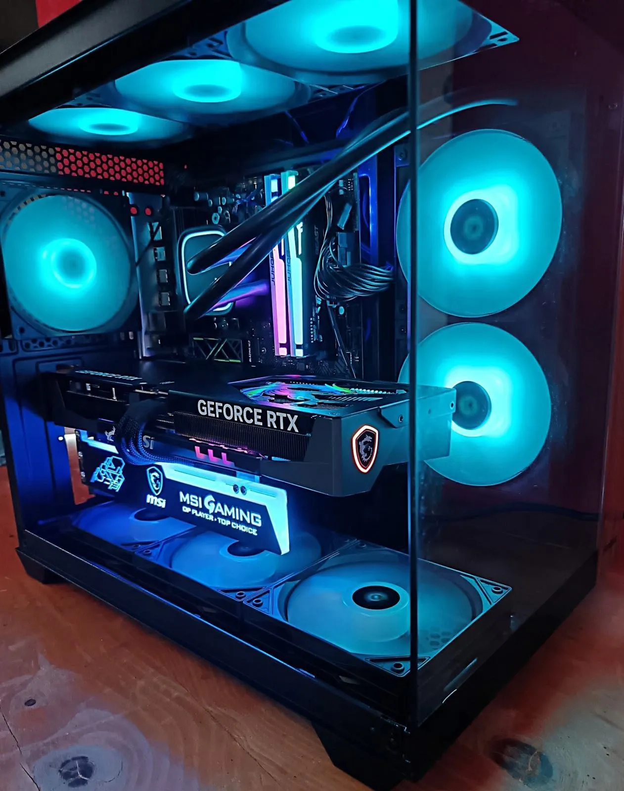 AMD Ryzen 7 9800X3D, RTX 5080 16GDDR7, 64gb ram, 1tb m.2, 4tb HDD - Rovišće