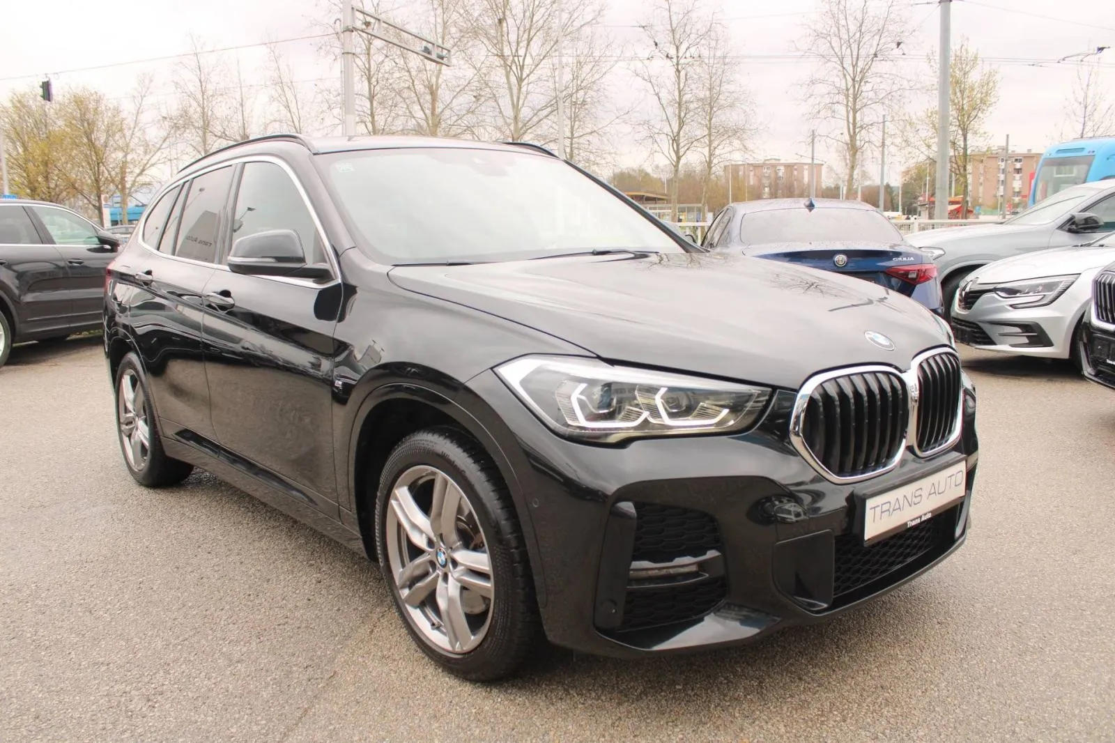 bmw x1 20d xdrive m paket automatik *led, navigacija* - slika 3
