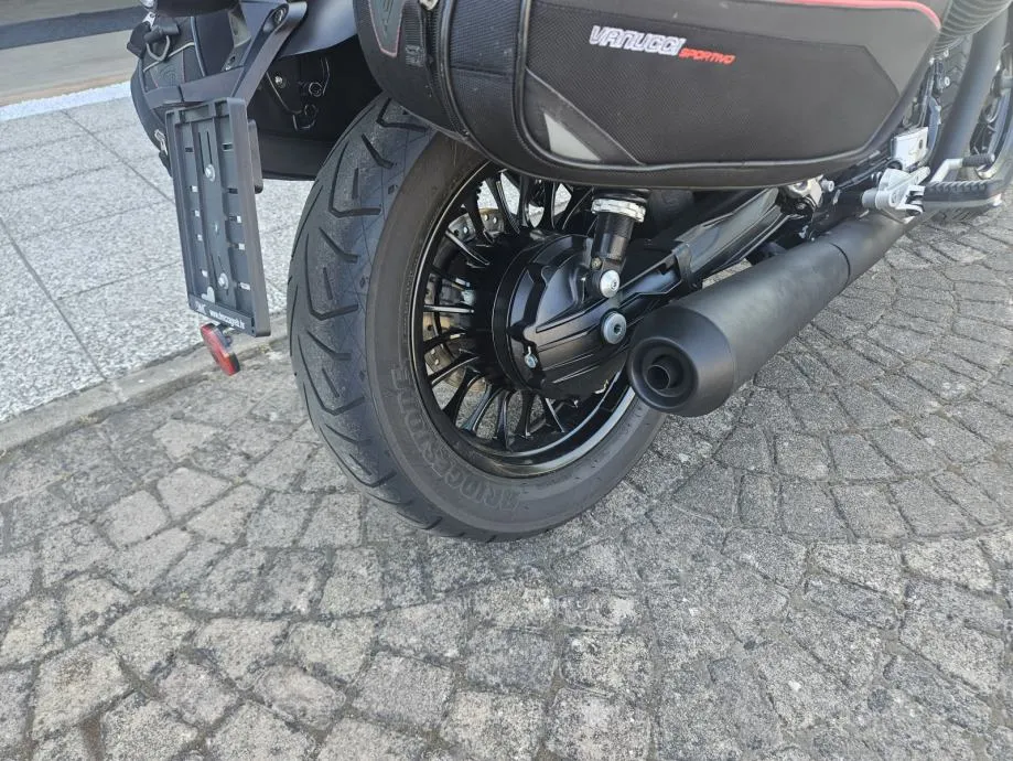 moto guzzi v9 bobber abs, s garancijom, 2021 god. - slika 7