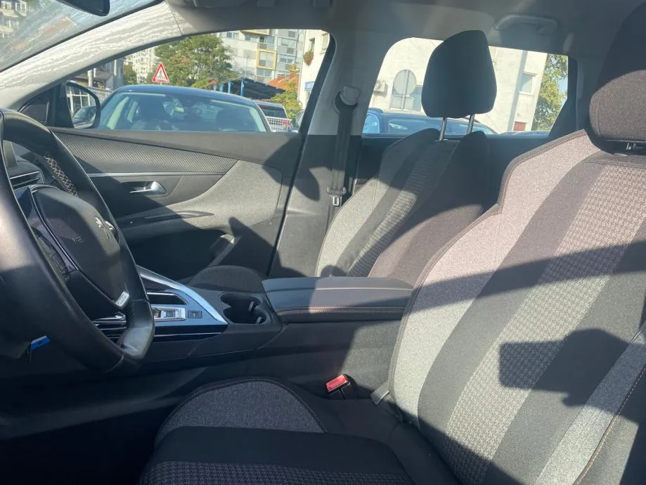 peugeot 5008 1,5 bluehdi automatik,tempomat, navi, 4x garancija! - slika 18