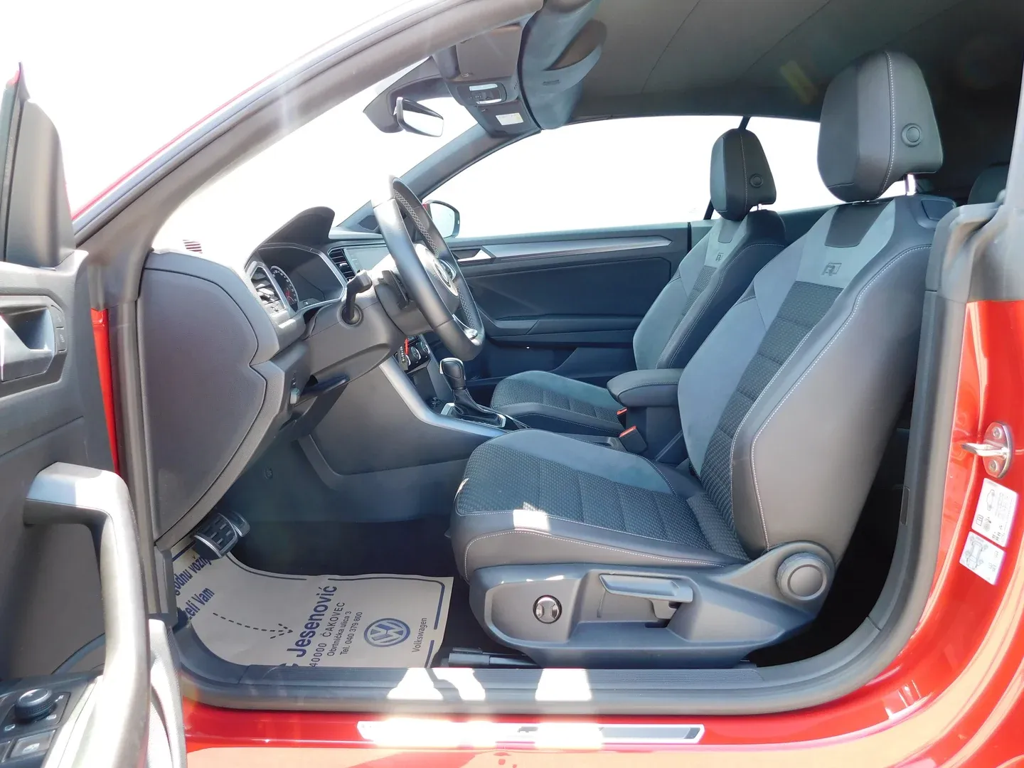 08724 volkswagen t-roc cabrio 1.5 tsi evo dsg r-line - slika 12