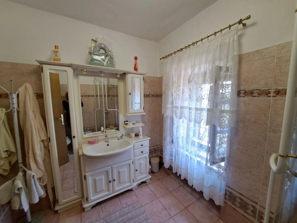 oprtalj okolica -kuća sa velikim vrtom na prodaji (prodaja) - slika 10