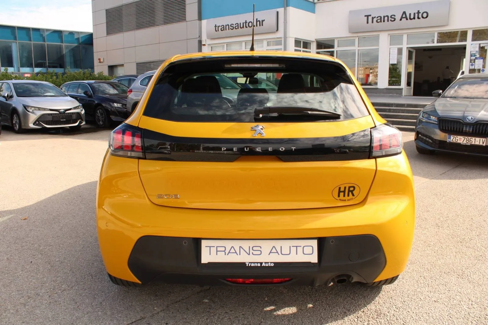 peugeot 208 1.2 puretech *led, navigacija* - slika 6