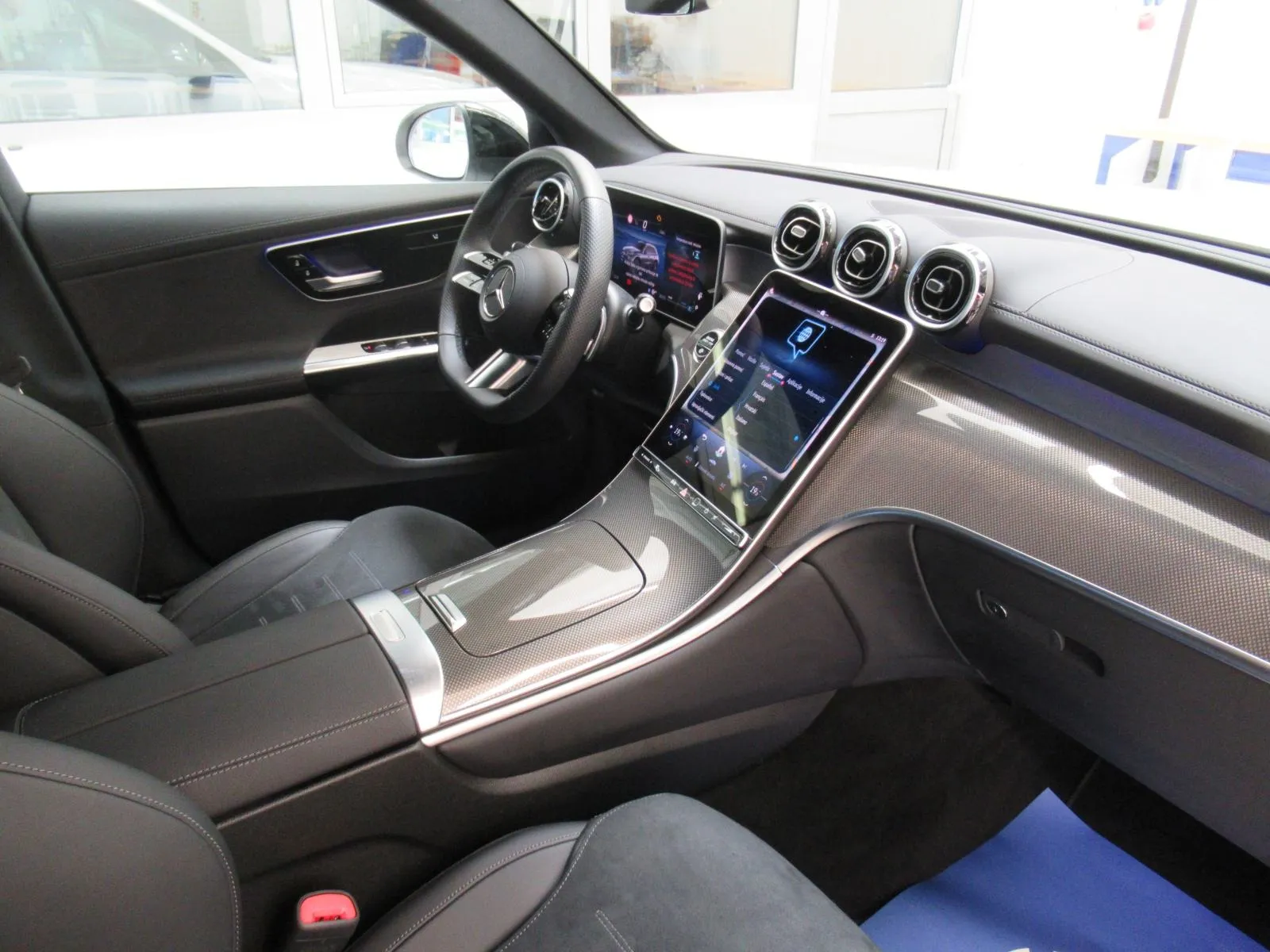 mercedes-benz glc 220 d 4m amg line - slika 10