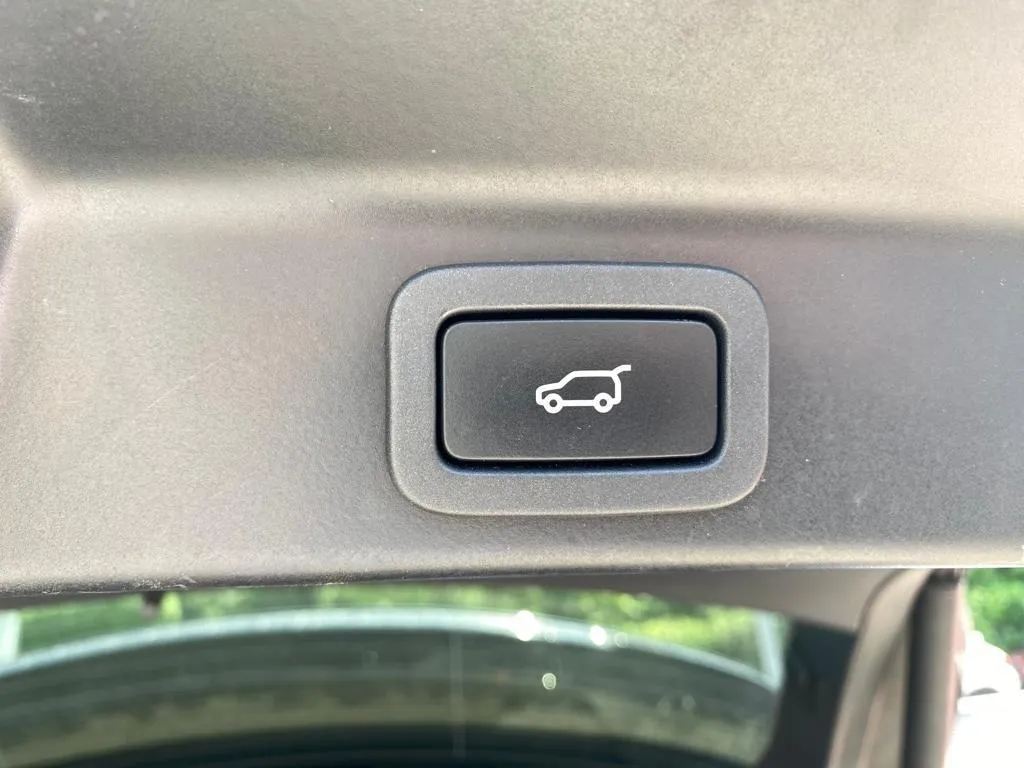 jaguar f-pace 2.0 d 4x4 automatik, navi, led, kamera, 4x garancija! - slika 18