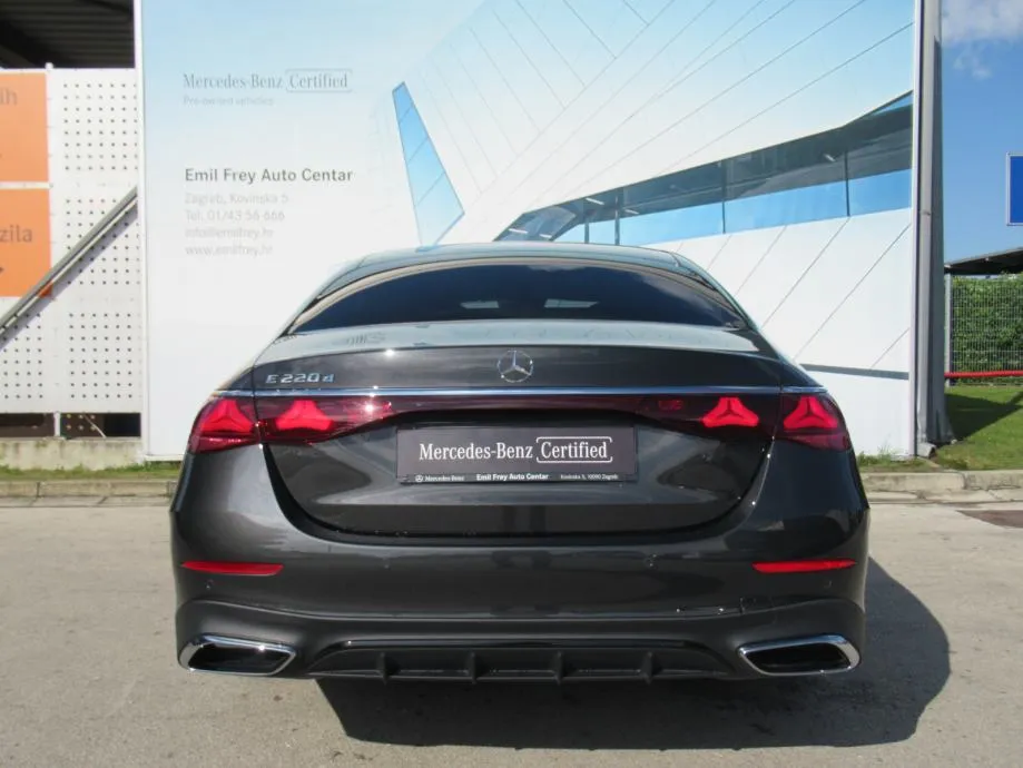 mercedes-benz e-klasa 220 d amg line - slika 7