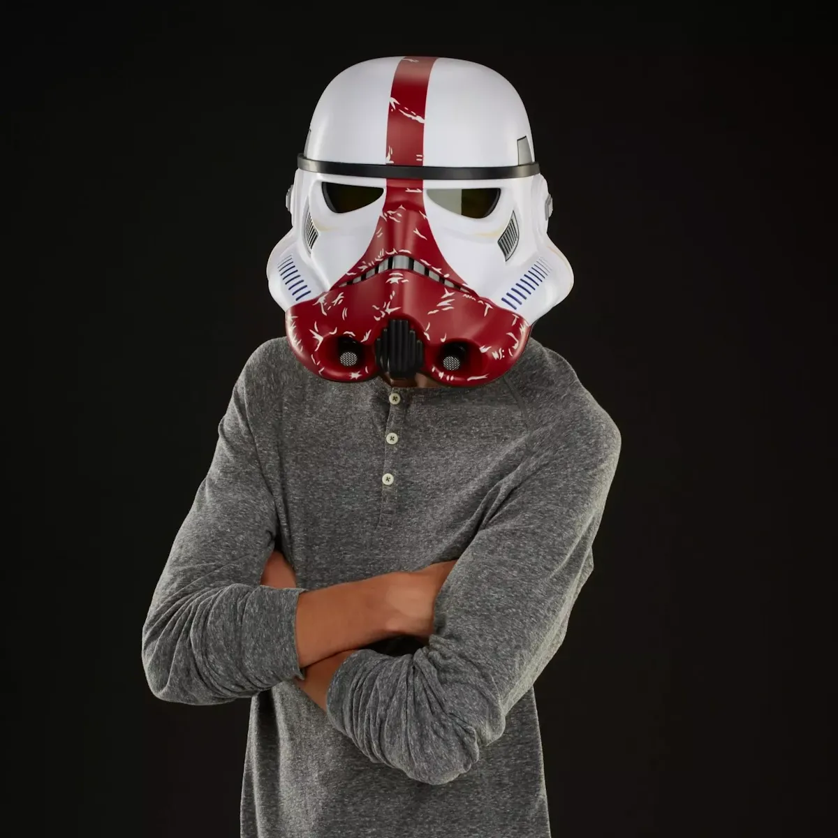 star wars: the black series–incinerator stormtrooper electronic helmet - slika 7