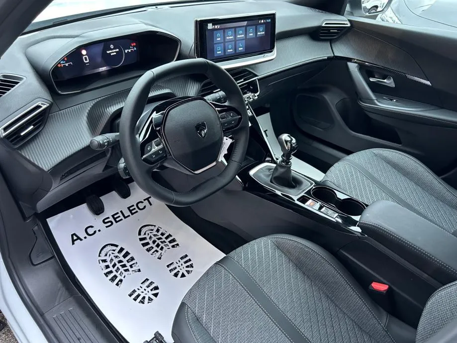 peugeot 2008 allure puretech 100 - slika 9