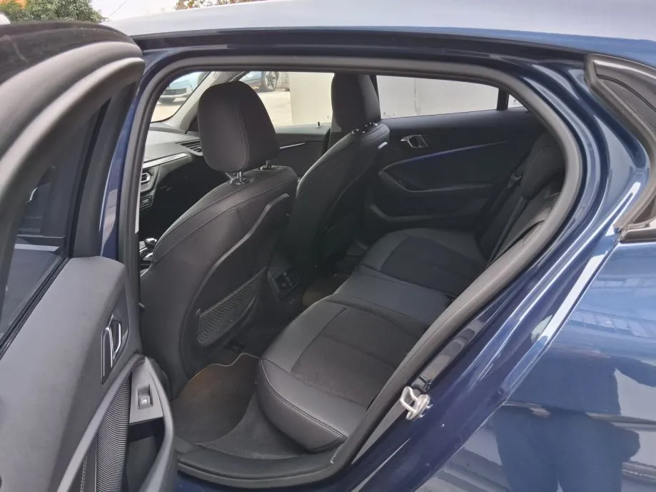 bmw serija 1 118i m paket - slika 6