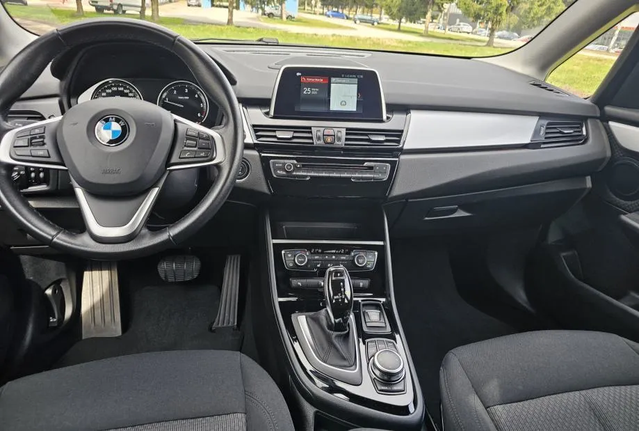 bmw serija 2 active tourer 218d - slika 11