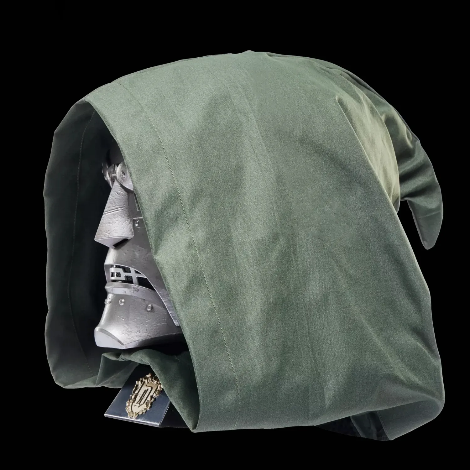 marvel legends series – doctor doom premium roleplay helmet - slika 11