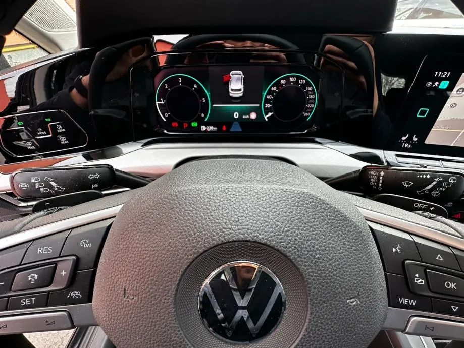 vw golf 8 2,0 tdi automatik •110 kw•ambi light•navi•automatik• - slika 9