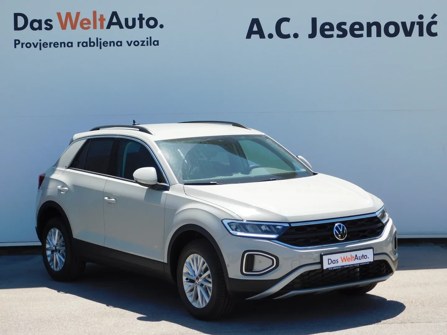12830 volkswagen t-roc 1.0 tsi 4life - slika 3