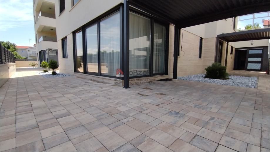petrčane-punta radman, tri namještena apartmana+wellness+dvorište - slika 21