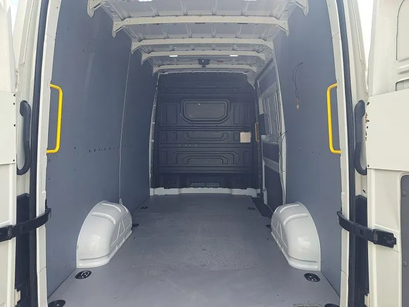 volkswagen crafter 2.0 tdi*140ks*klima*navigacija*park.pilot* - slika 8