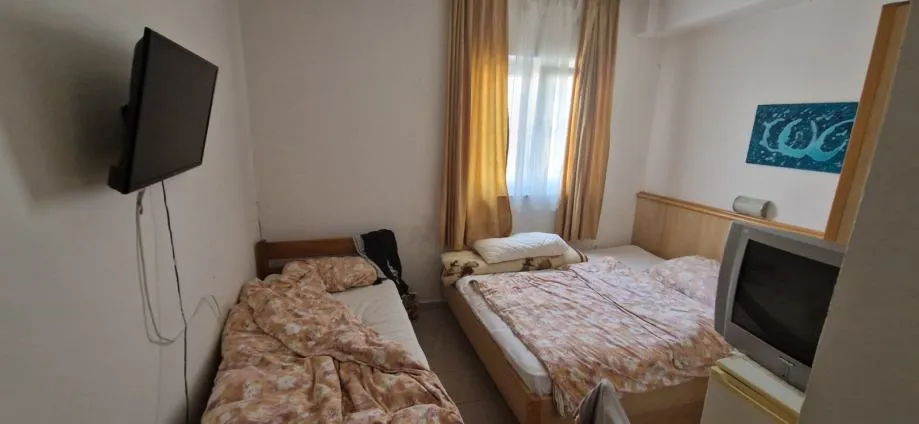 biograd - kuća (hostel) za smještaj gostiju(470m2), blizina centra - slika 10