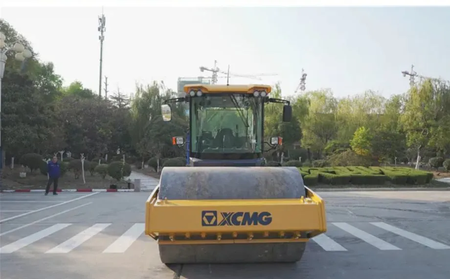 valjak xcmg 11.000 kg - slika 4