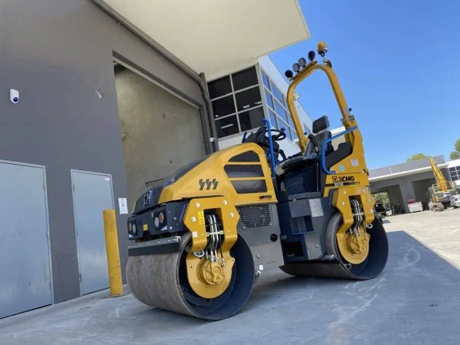 novi valjak xcmg 2.700 kg - demo model u zagrebu - slika 6