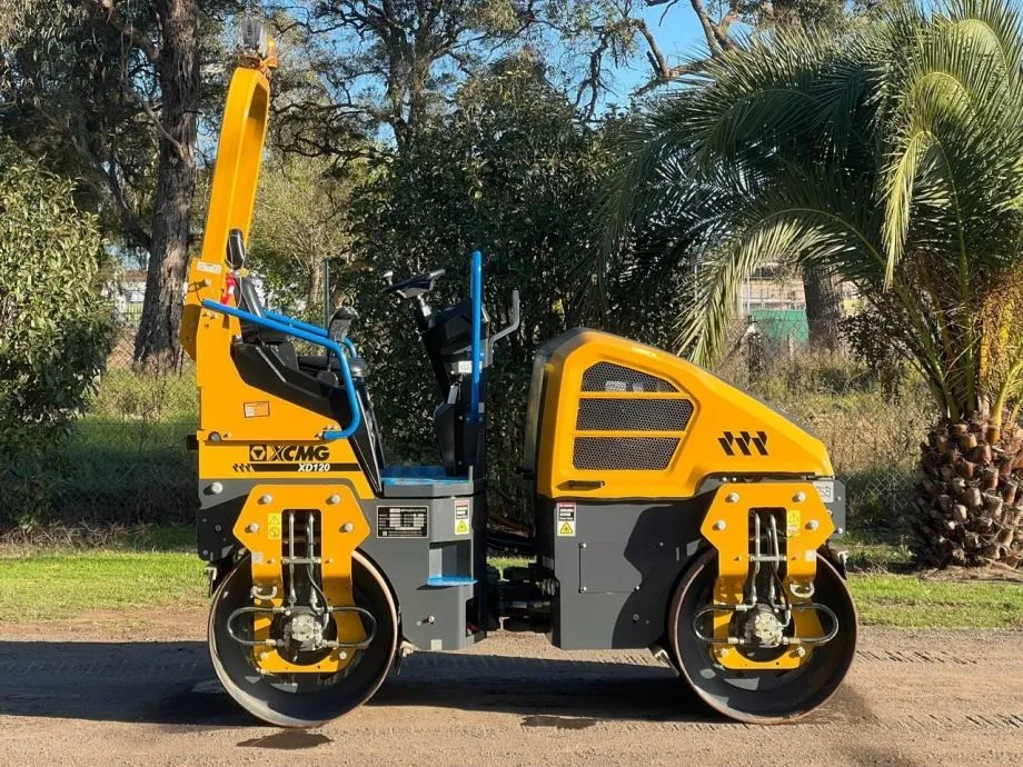novi valjak xcmg 2.700 kg - demo model u zagrebu - slika 7