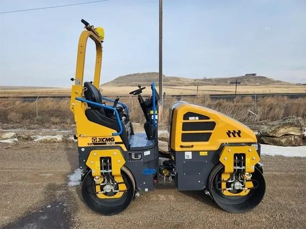 novi valjak xcmg 2.700 kg - demo model u zagrebu - slika 9
