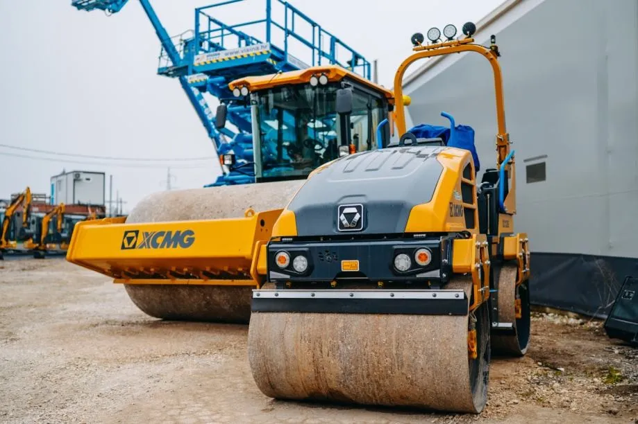novi valjak xcmg 2.700 kg - demo model u zagrebu - slika 2