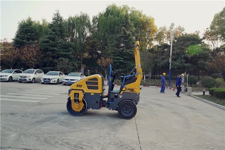 valjak xcmg 2.500 kg - slika 6