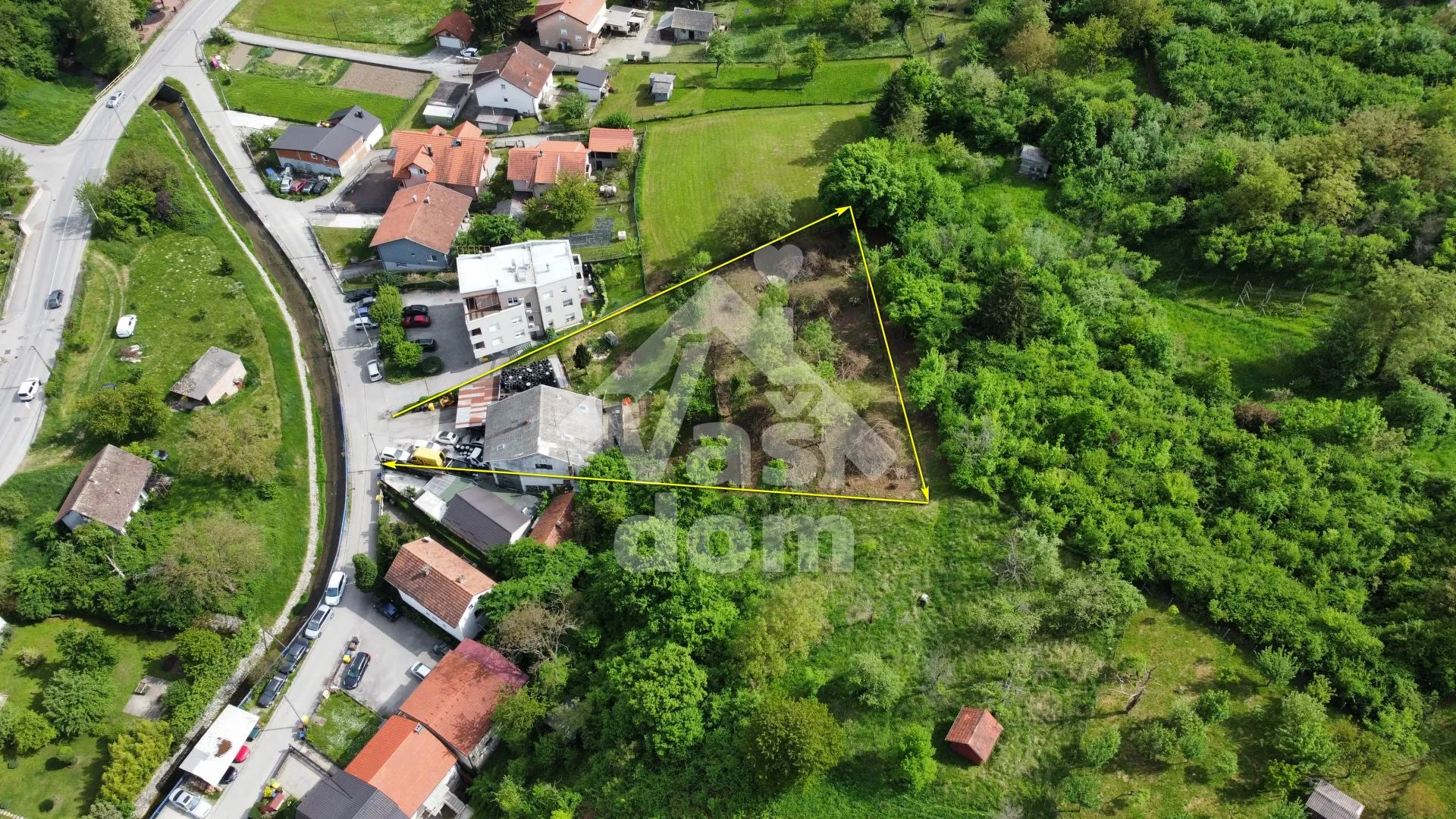 ZAGREB,DONJE VRAPČE, KUĆA 412 m2 S ZEMLJIŠTEM OD