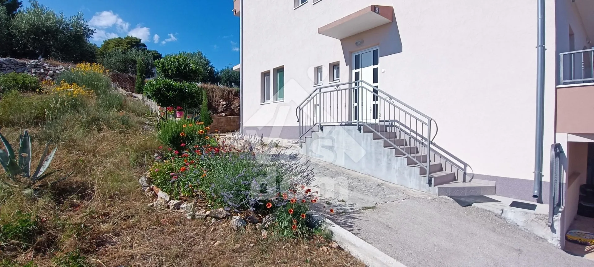 trogir, okrug gornji, kuća 450 m2 ,na osamljenoj lokaciji-investicija - slika 25