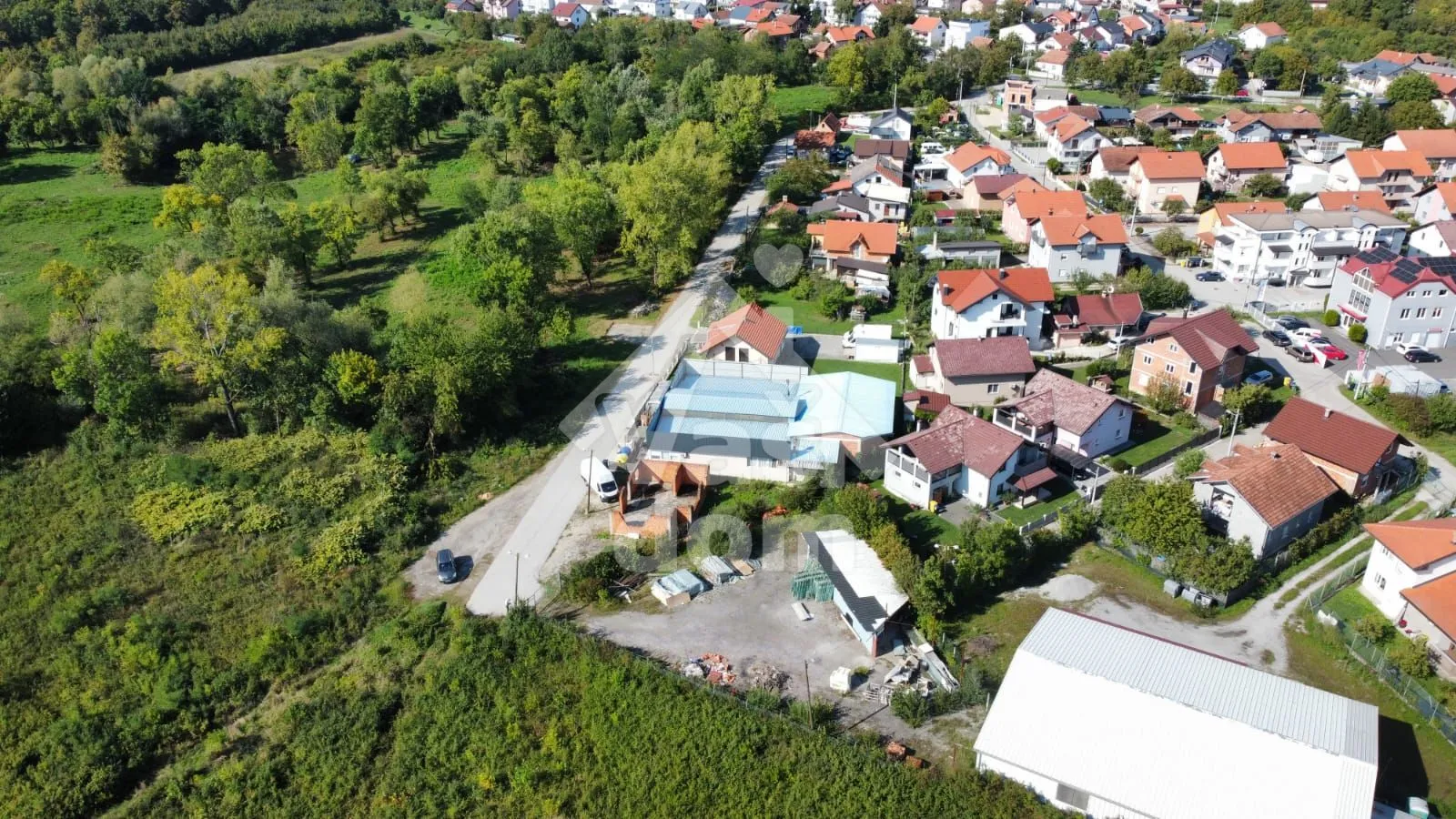 zagreb, sesvete, poslovni prostor 50m2 na 877 m2 - slika 9
