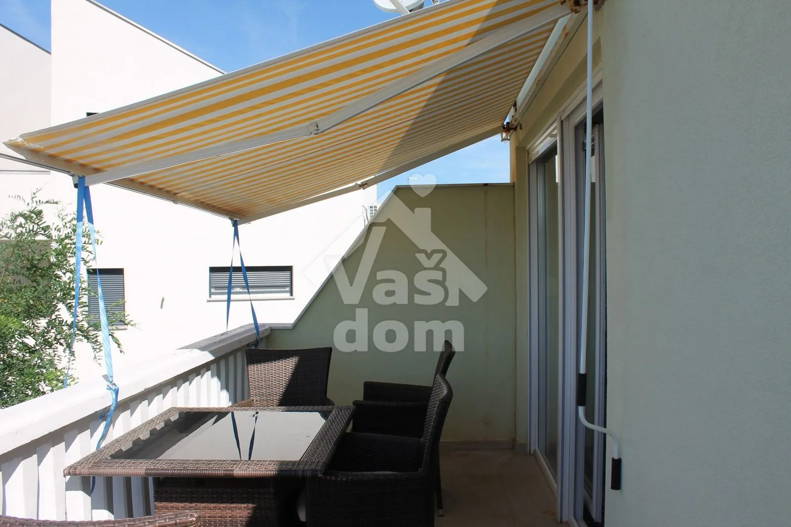 pag, stan 99,86 m2 +zemljište 300 m2 i kamene kućice 20 m2 - slika 14