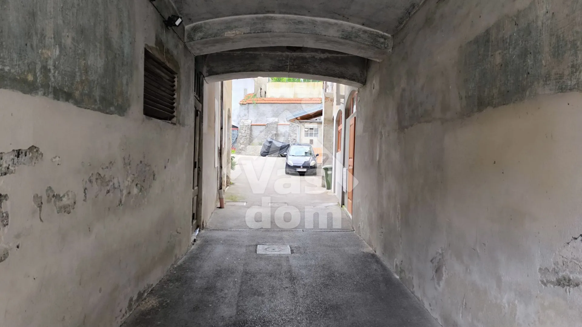 samobor, centar ,stan 59 m2+ tavanski prostor 43,68 m2 - slika 9