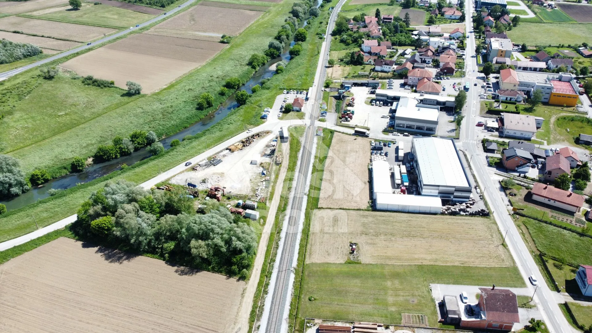 zaprešić, kupljenovo, kuća 300 m2 - slika 9