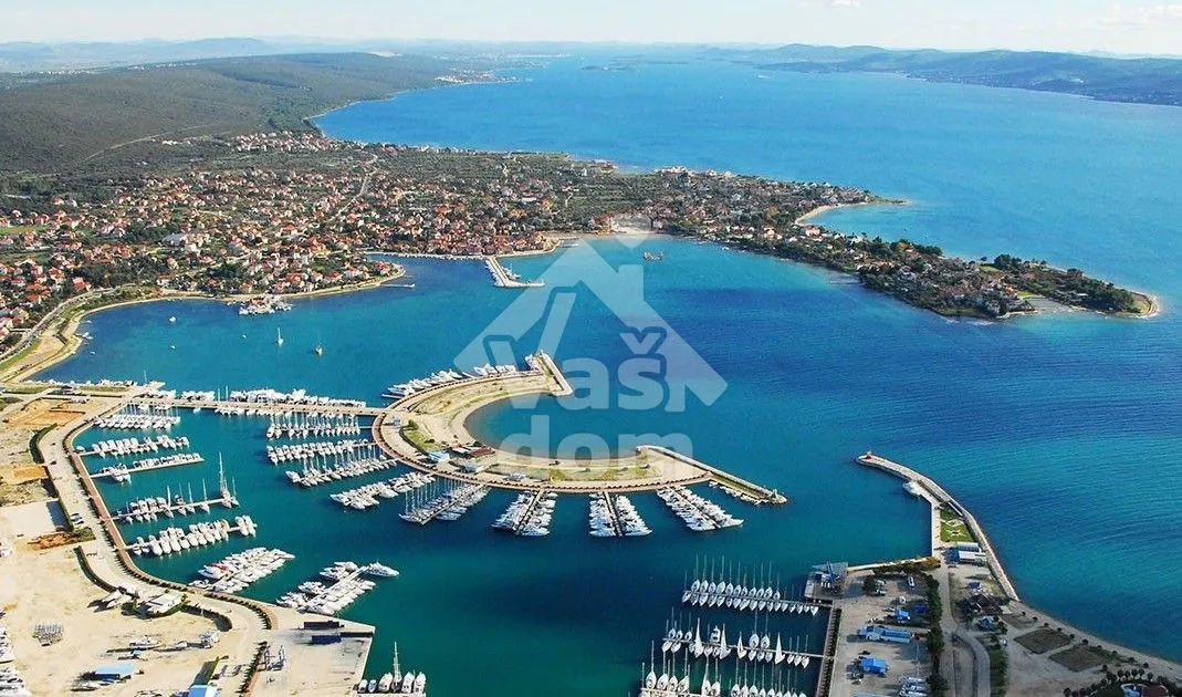 sukošan, debeljak, kuća 144 m2 s bazenom 50 m2 - slika 9
