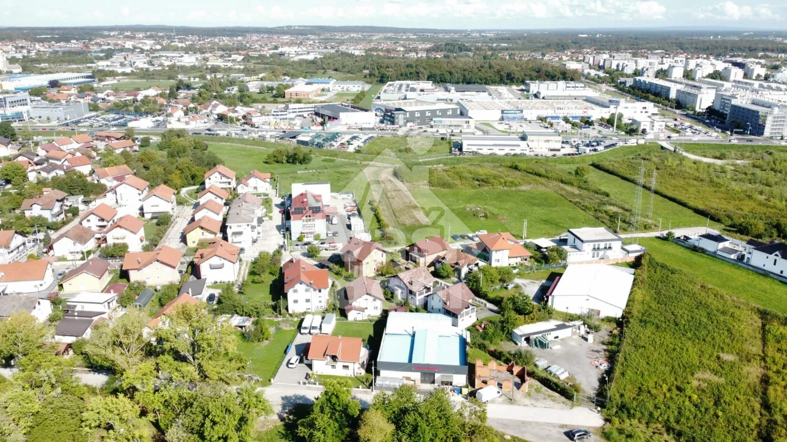 zagreb, sesvete, poslovni prostor 50m2 na 877 m2 - slika 7