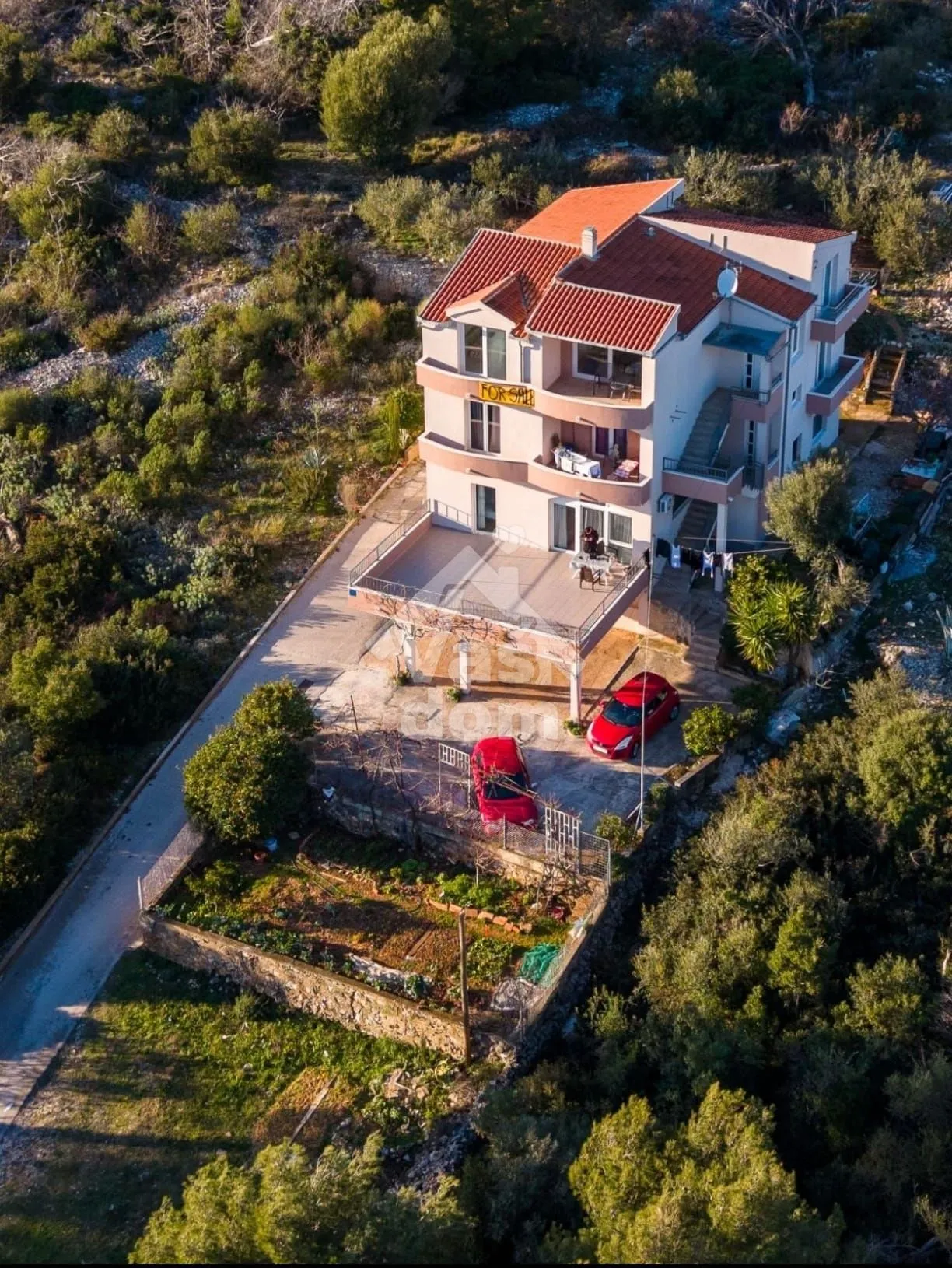 TROGIR, OKRUG GORNJI, KUĆA 450 m2 ,NA OSAMLJENOJ LOKACIJI-INVESTICIJA - Okrug Gornji, Okrug