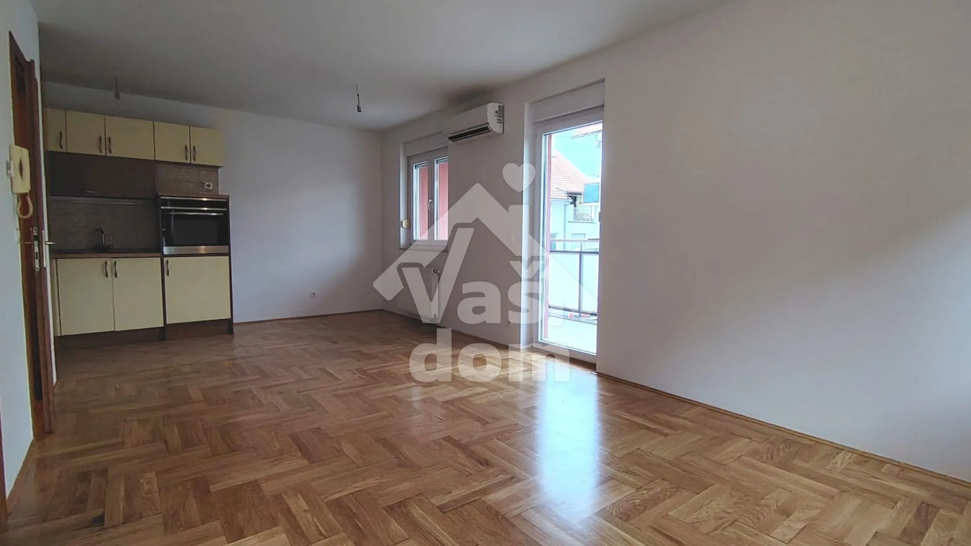 zagreb, vrapče, stan 49,5 m2 + ostava 24 m2 - slika 2