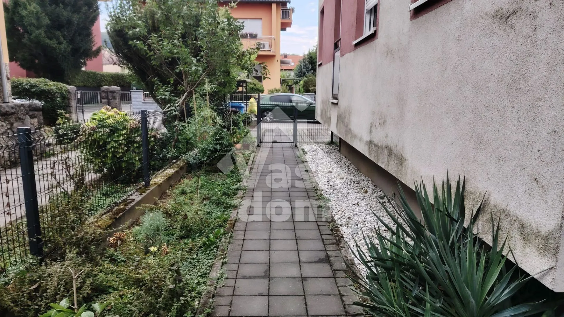 zagreb, vrapče, stan 49,5 m2 + ostava 24 m2 - slika 13