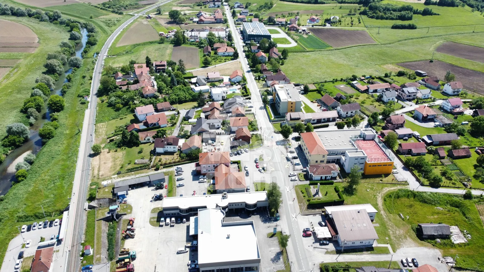 zaprešić, kupljenovo, kuća 300 m2 - slika 8