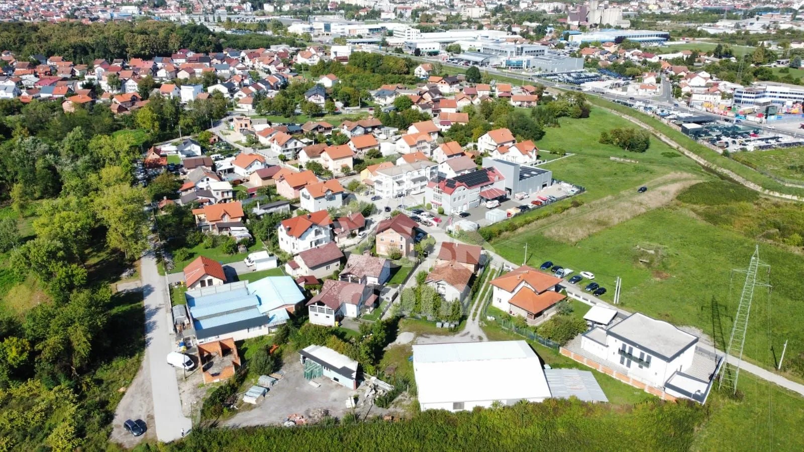 zagreb, sesvete, poslovni prostor 50m2 na 877 m2 - slika 6