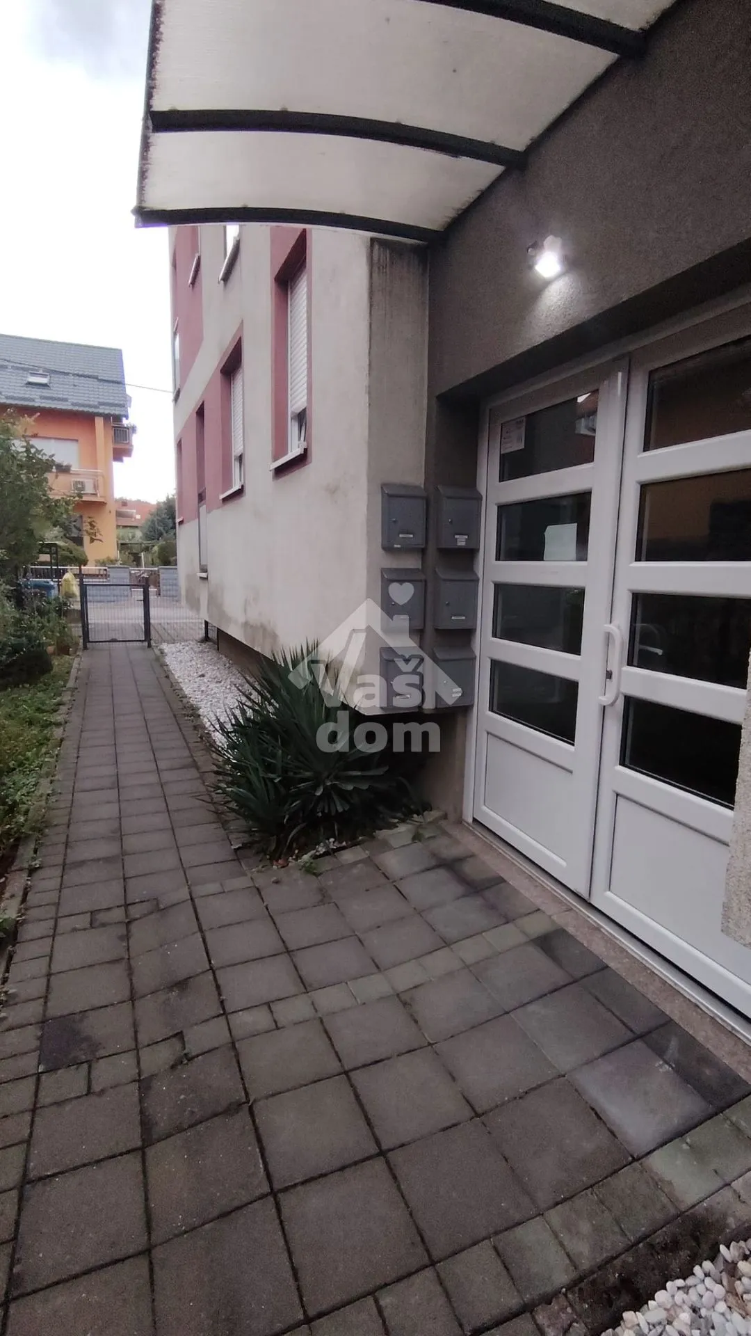 zagreb, vrapče, stan 49,5 m2 + ostava 24 m2 - slika 11