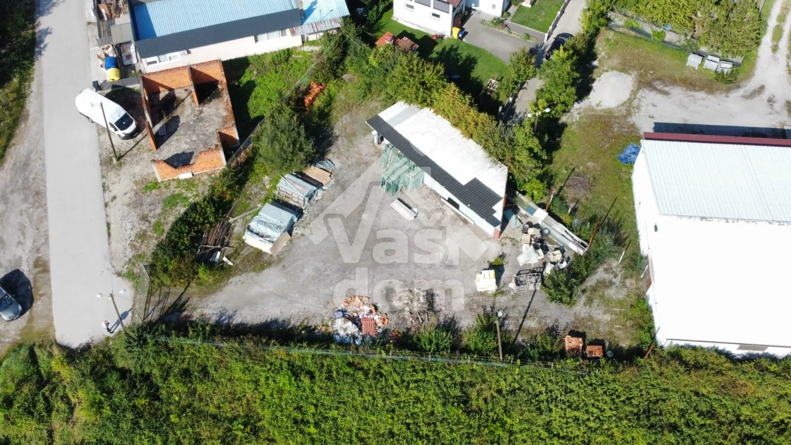 zagreb, sesvete, poslovni prostor 50m2 na 877 m2 - slika 2