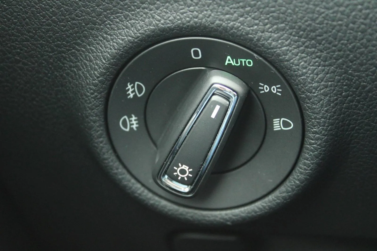 škoda superb 2.0 tdi dsg business *led, navigacija, kamera* - slika 21
