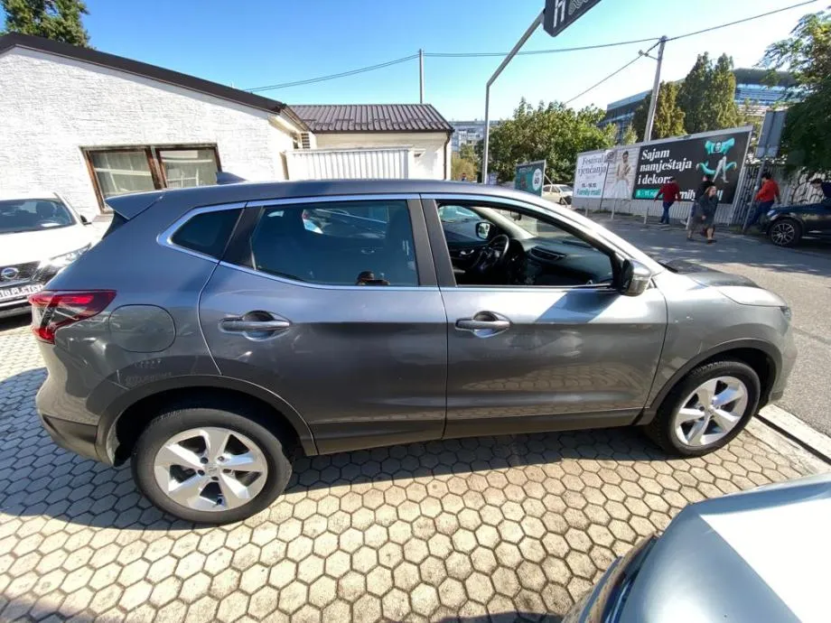 nissan qashqai 1,5 dci automatik, kamera , tempomat, 4 x garancija! - slika 9