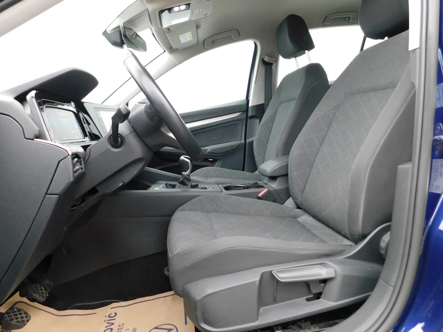 12545 volkswagen golf 1.0 tsi life - slika 8
