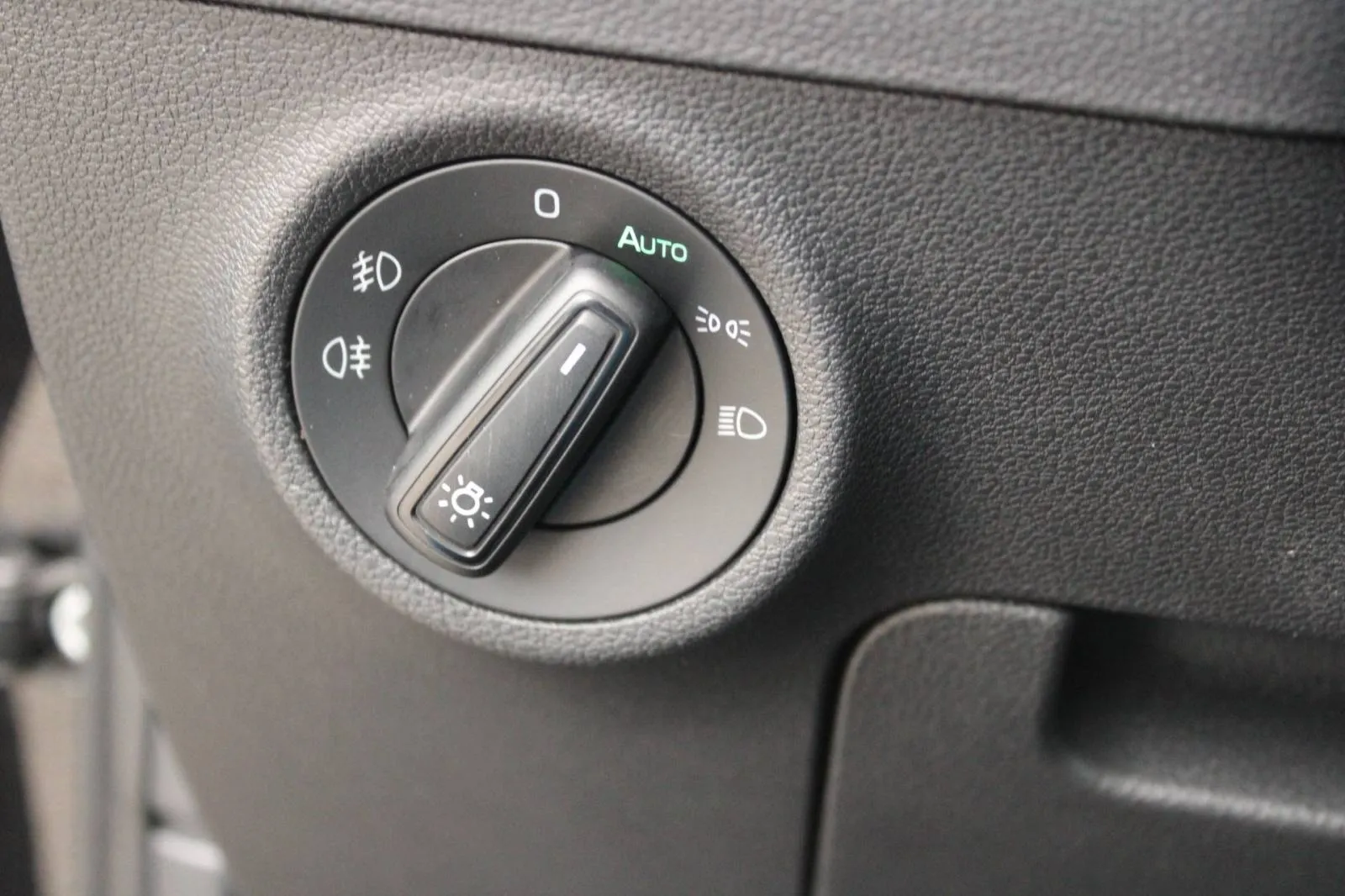 škoda karoq 2.0 tdi dsg *led, navigacija, kamera* - slika 16